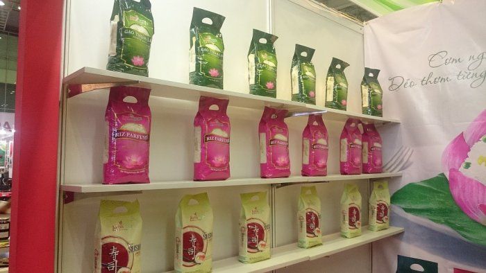 Một số sản phẩm trưng bày của Lotus Rice.