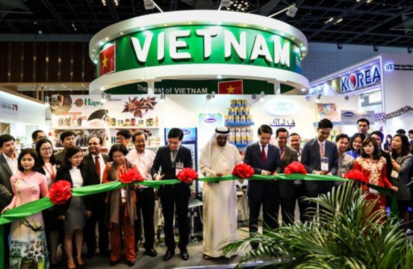 141227_Dai_su_Viet_Nam_tYi_UAE_Pham_B